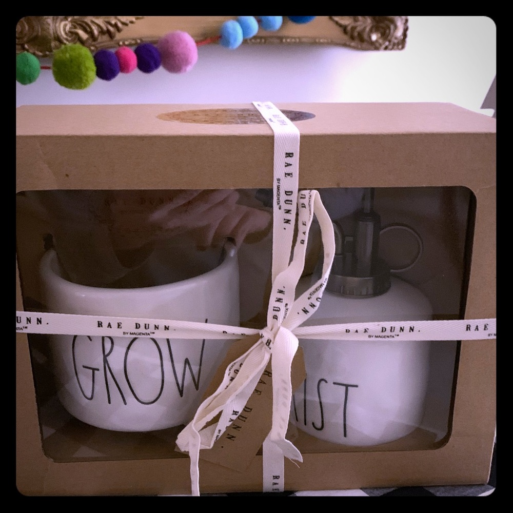 Rae Dunn plant mister set-grow/mist